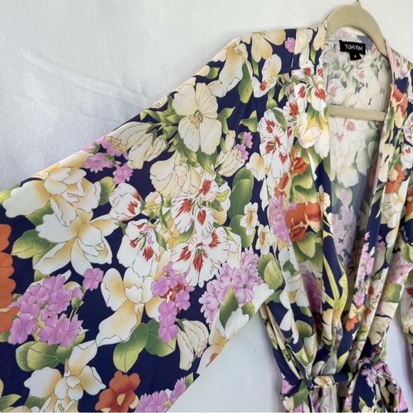 Yumi Kim Dream Lover Women’s Floral Robe with Belt & Pockets Size MED, Like New! - Picture 6 of 10